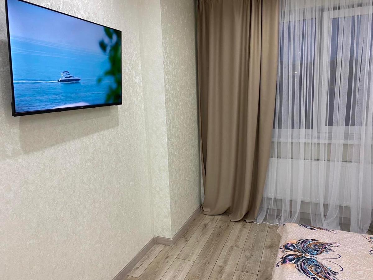 Люкс Апартаменты .Район Автовокзала,В Жк Арена Rivne Exterior foto